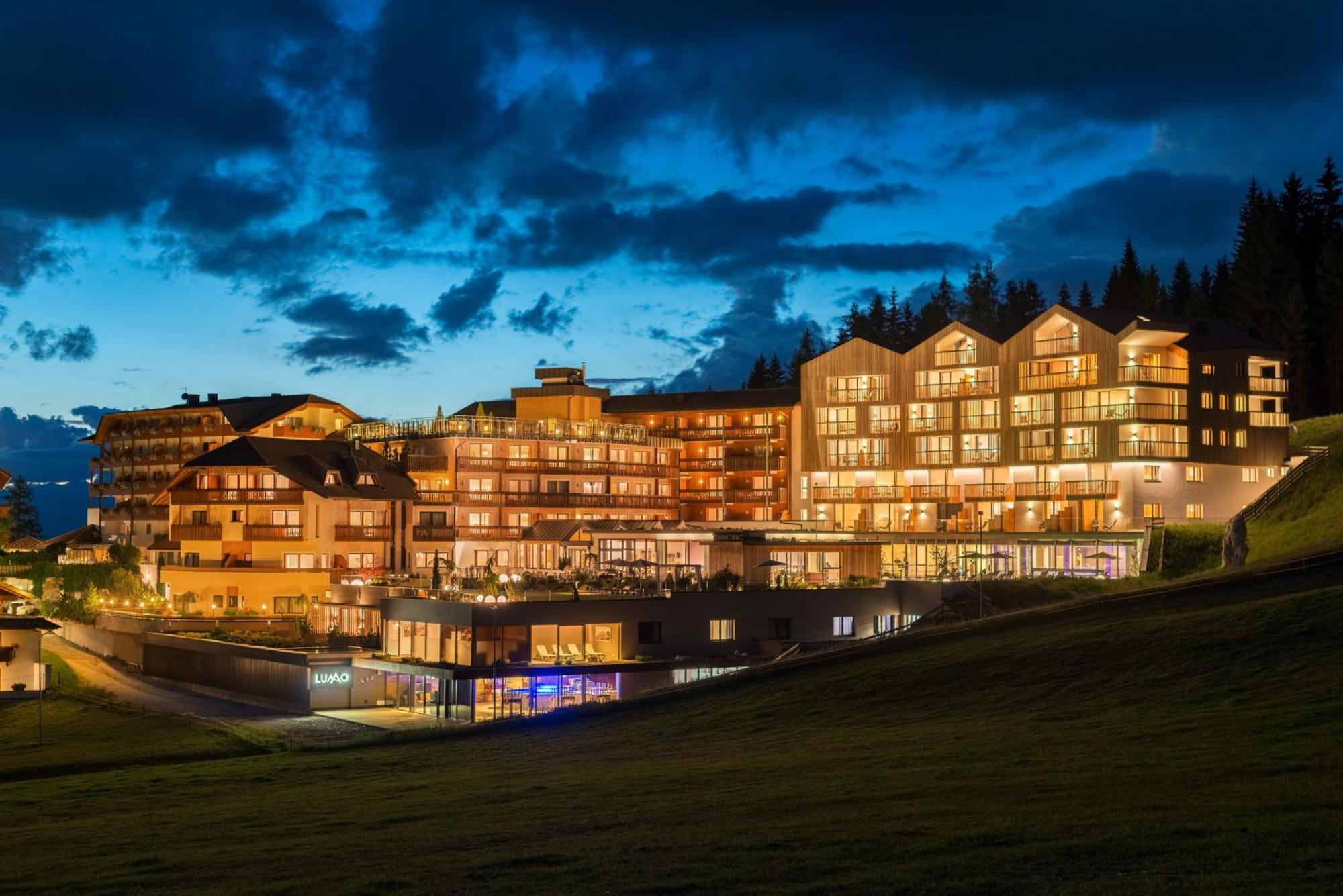 Cristal Hotel 4*