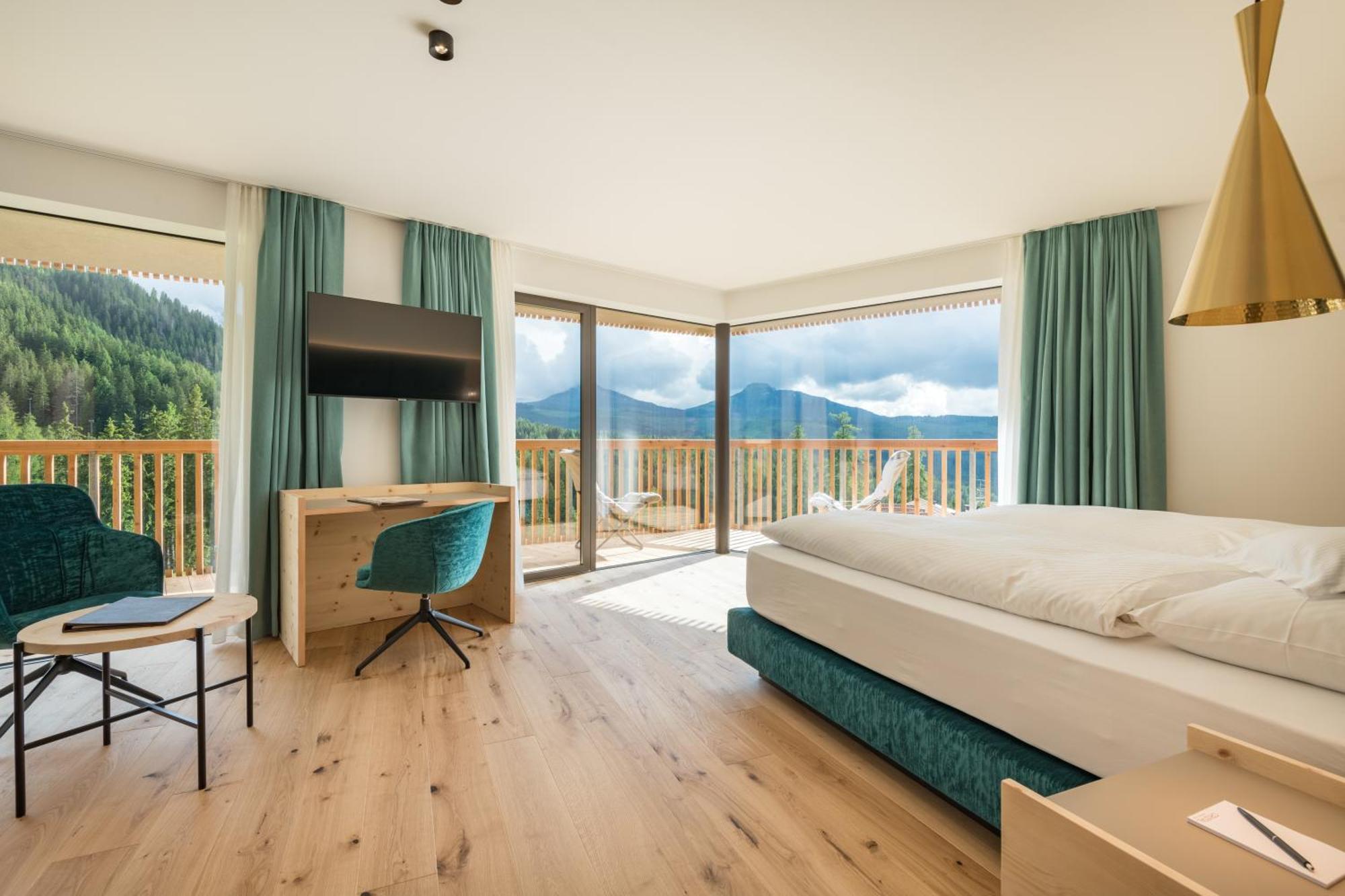 Hotel Cristal 4*